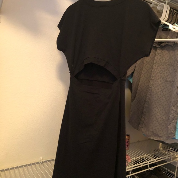 ModCloth black t shirt dress with back cut out - Picture 2 of 3